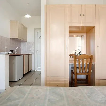 Yiannis 4 Apartment